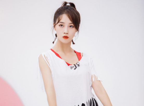 实力派演员蓝盈莹少女感爆棚保持满分状态少不了刺柠吉