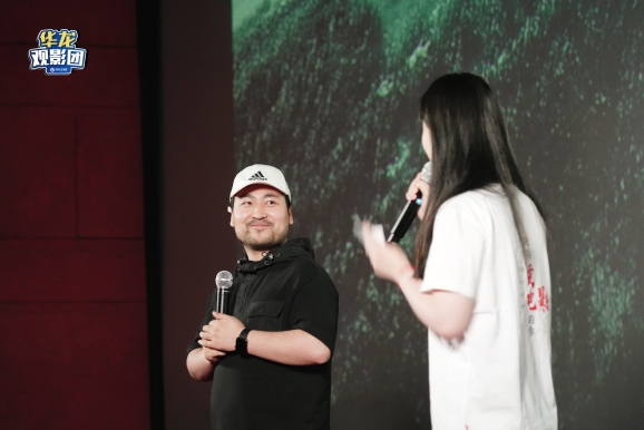 中隐藏的深层寓意与艺术表现手法