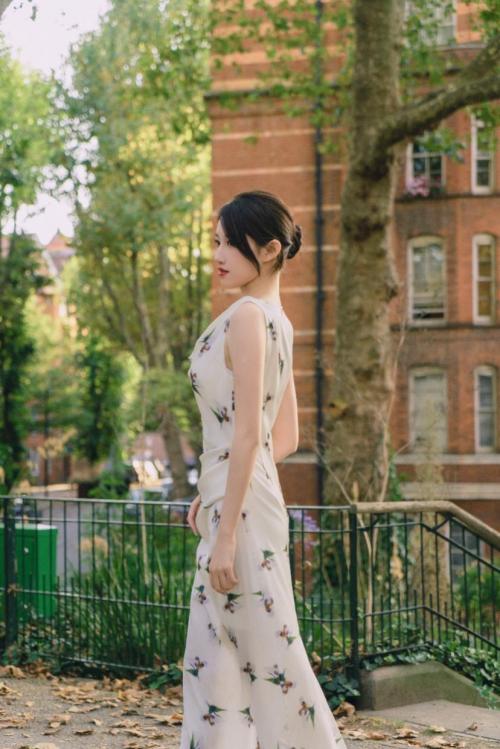 伦敦时装周，许纯携手JUNYANG 演绎新中式时尚