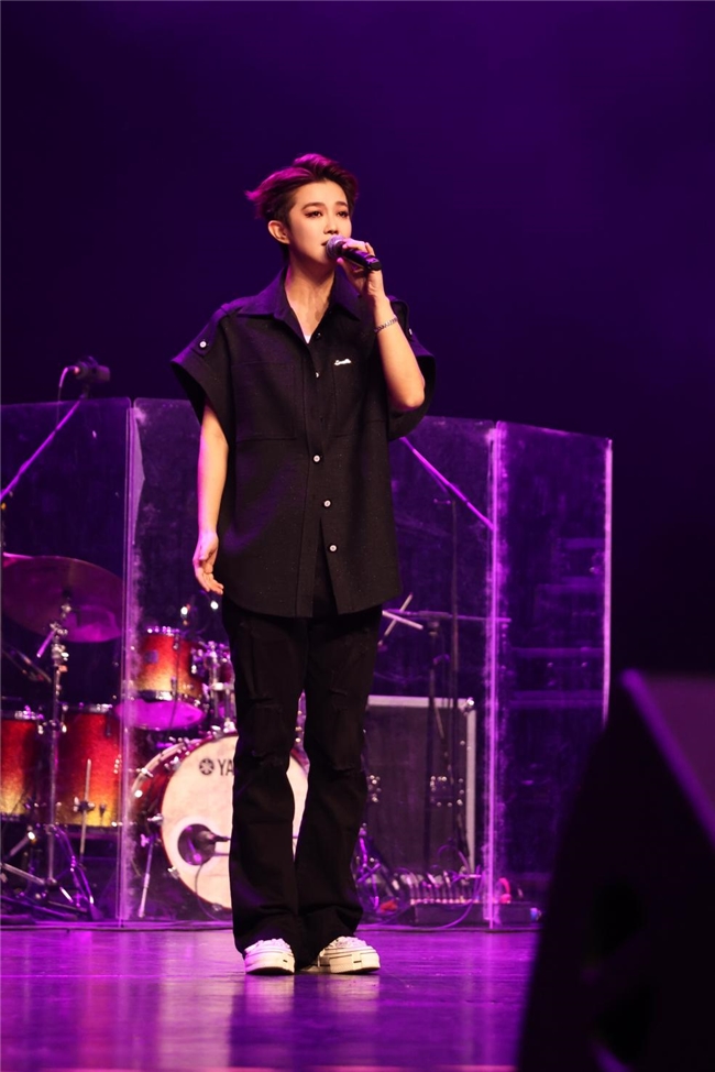 刘力扬压轴献唱上海湖畔国际音乐节，演绎五首金曲LIVE秀-中国网