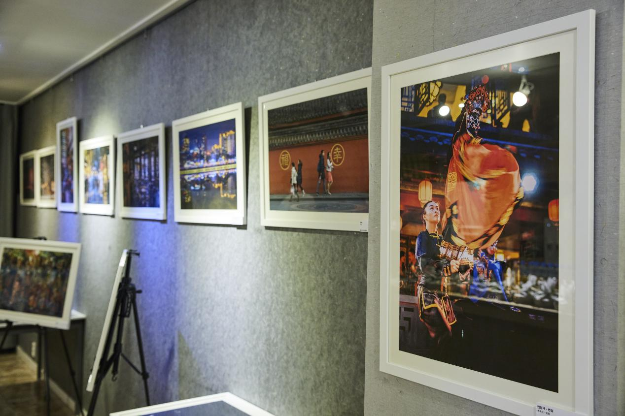 “东亚文化之都-雪山下的公园城市” 成都文旅影像展在韩国首尔圆满收官
