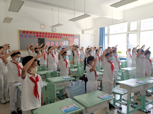 北京小学长阳分校开学第一课：创友善校园 做文明学生