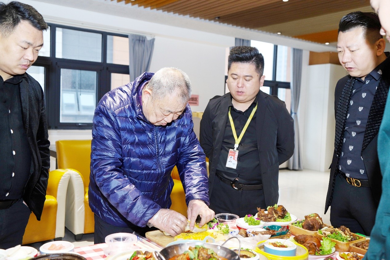 国宴大师莅临卖吉送餐饮参观指导，共绘餐创行业发展蓝图
