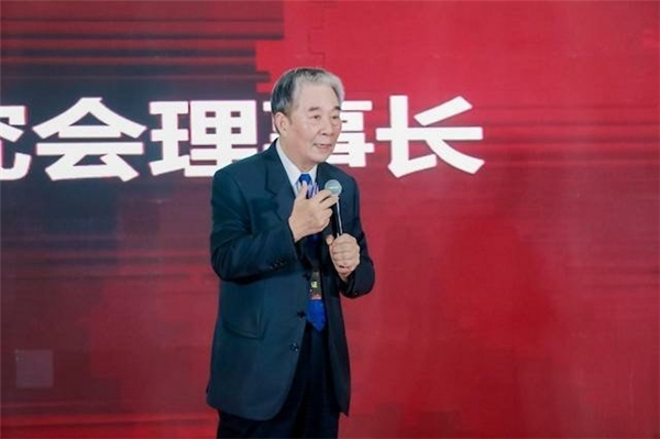 第八届中国（北京）海归投资论坛在京举行，亚洲卫视商业创业发展中心副主任刘庆顺应邀出席