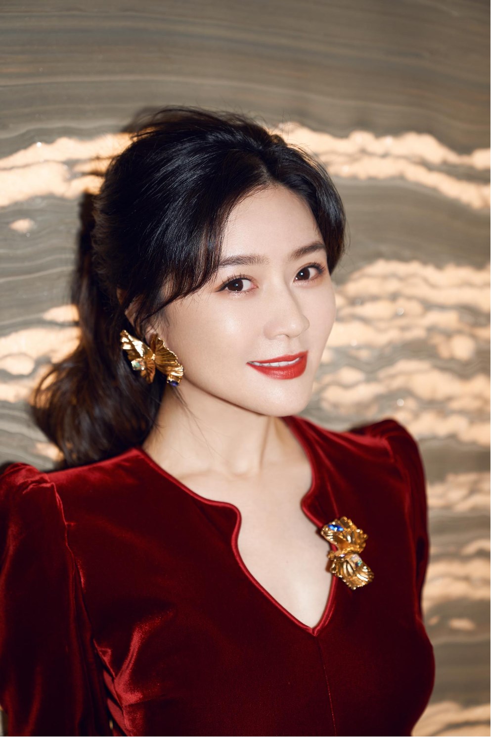 田海蓉受邀担任第29届华鼎奖专家评委并颁发大奖