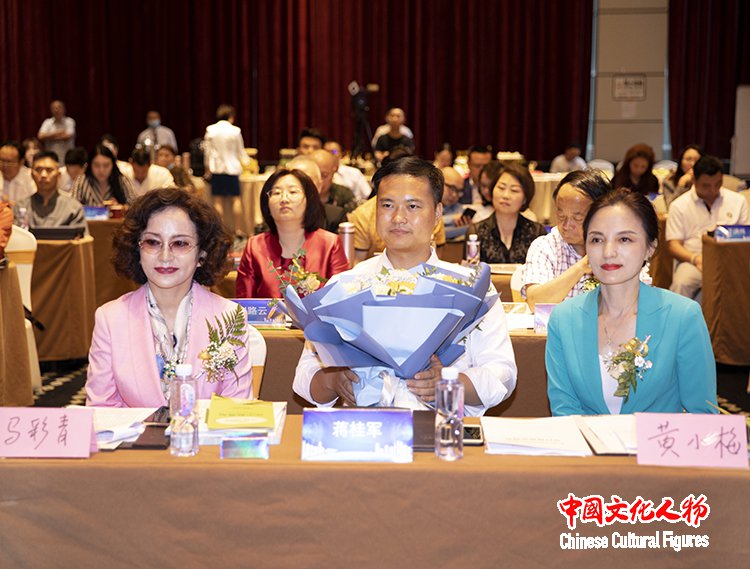 市人民政府正式签订库尔勒香梨走进迪拜世博会协议库尔勒市委常委,副