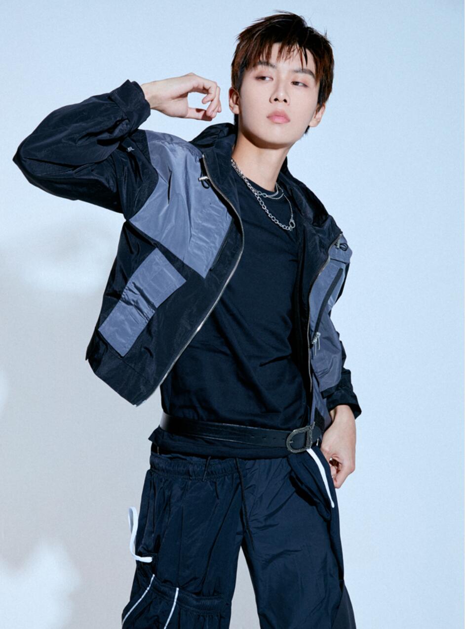 任宥纶写真大片曝光 酷帅不羁 chic感十足