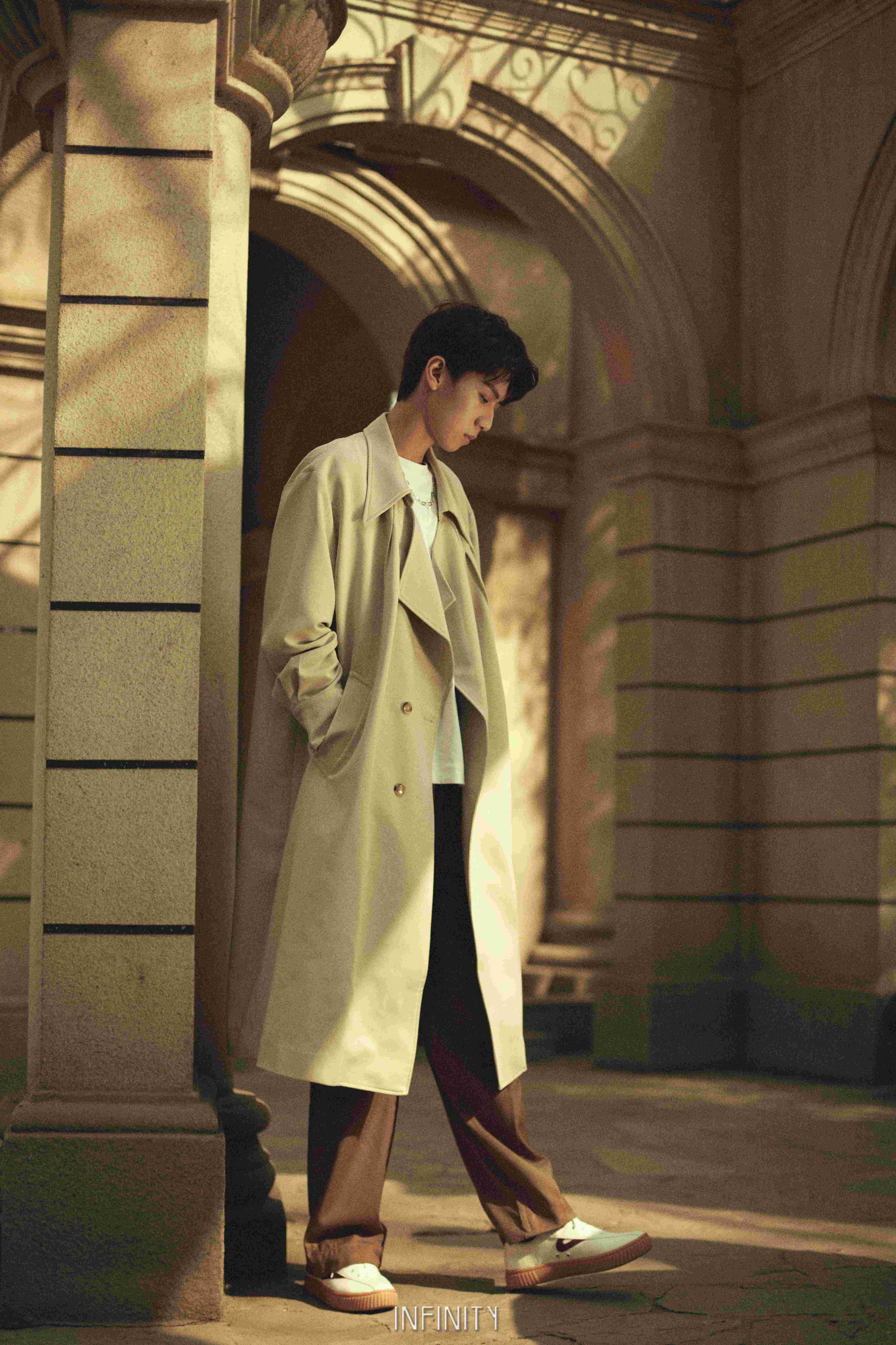 任宥纶最新杂志大片曝光氛围感满满展现独特魅力