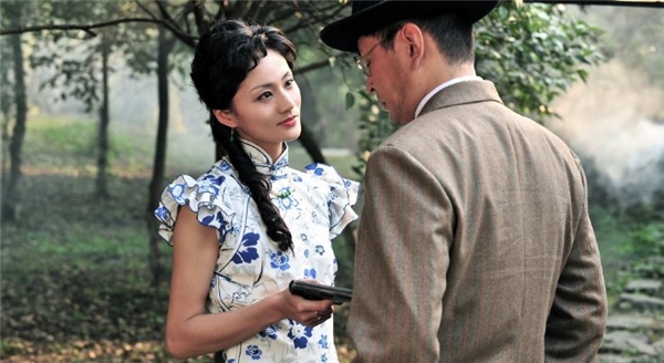 演员叶新晨一人千面,惊喜亮相2021北京时装周