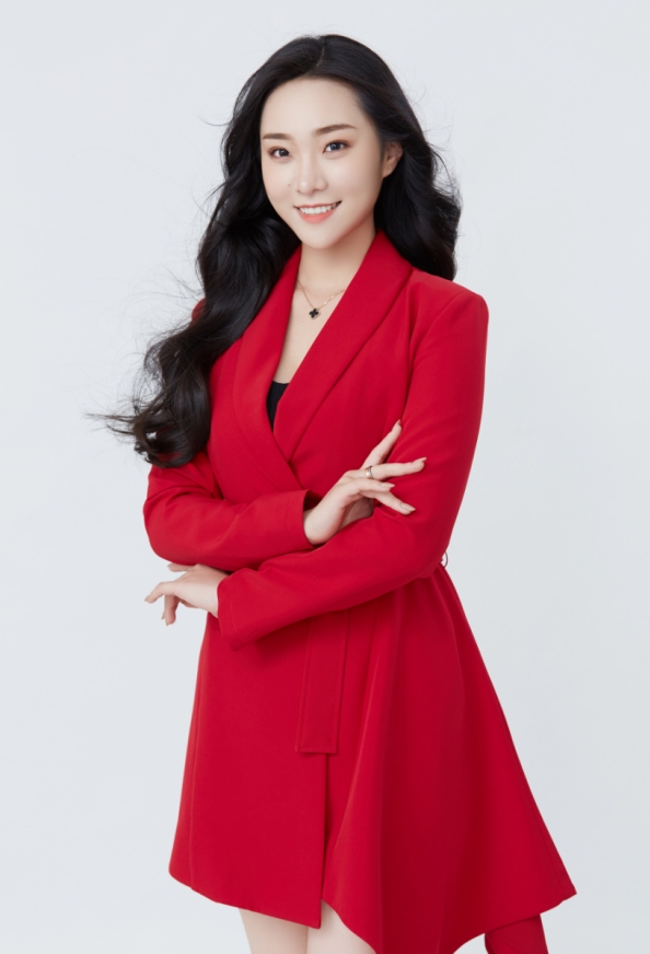 主要电影作品:孝亲敬老《小棉袄》饰演段红艳(女一)红色抗战《证明》