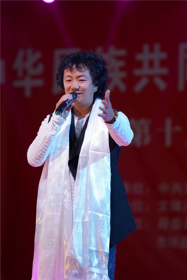 甘肃宕昌民族进步宣传月云丹久美官鹅情受热捧