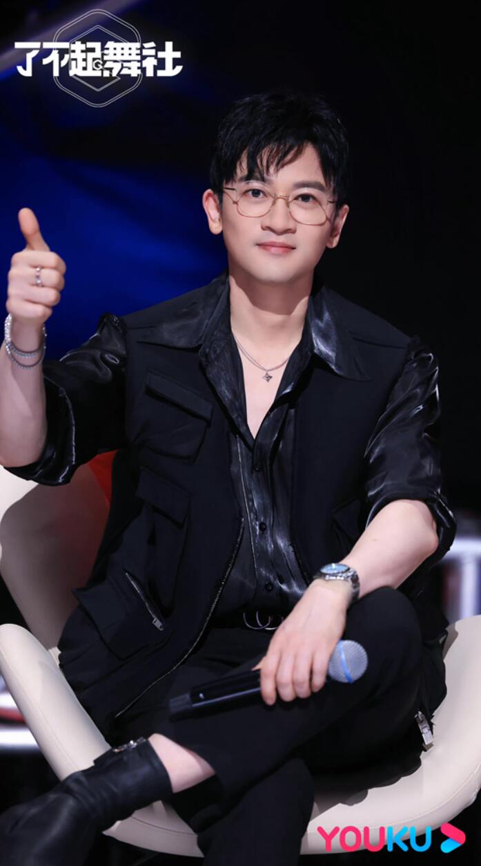 高燃收官苏有朋见证了不起舞社荣耀加冕毕业寄语温情惹泪目