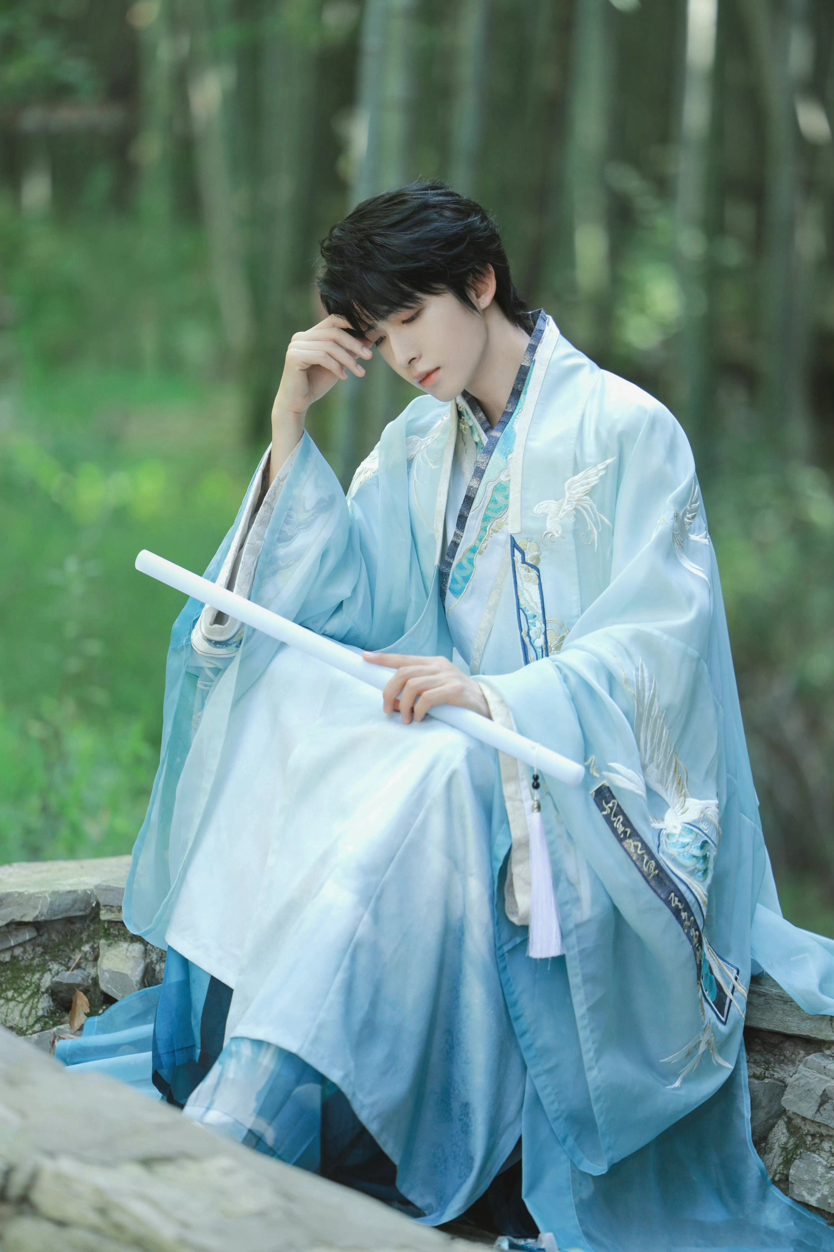 刘宇:国风扬起衣袖 水墨重笔只此少年_中国网