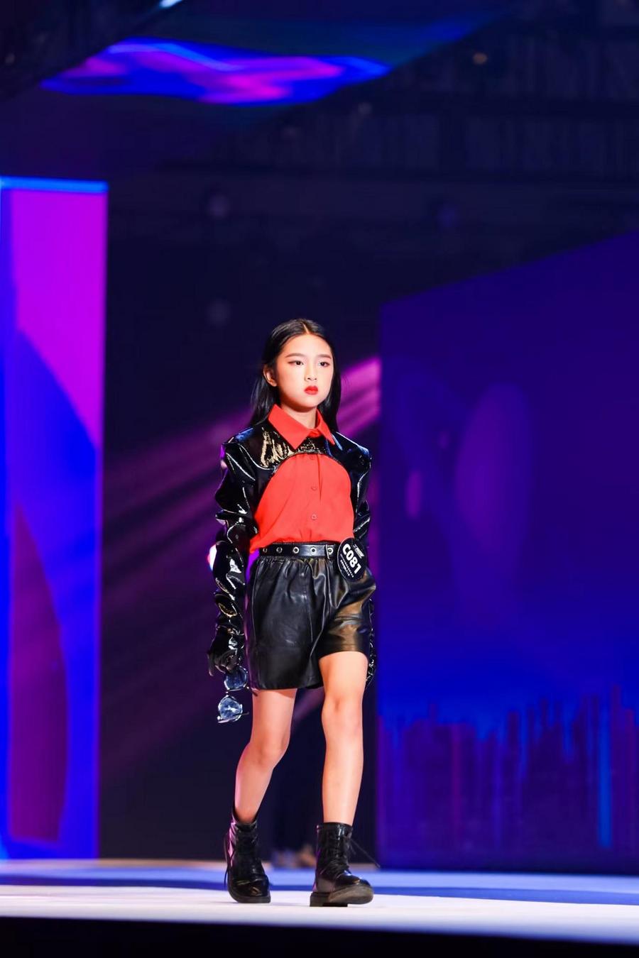 童星闪耀六位形象代言人亮相波比百童大秀