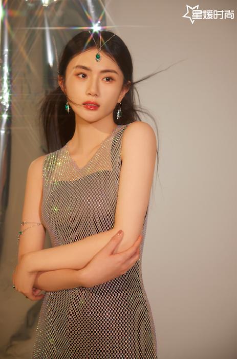 当前位置:>首页>头条新闻>在另一组大片中,赵昕身穿薇妮体雕"新梦之境