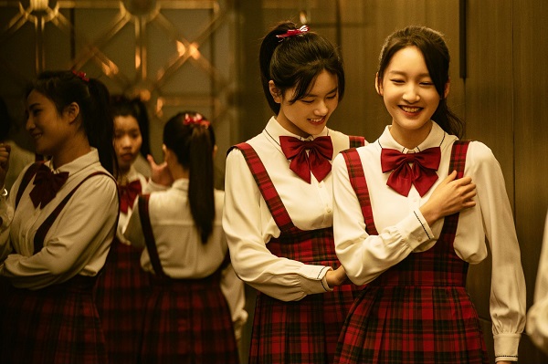 桃的电影人专访热搜忻钰坤人是复杂多面的不是非黑即白