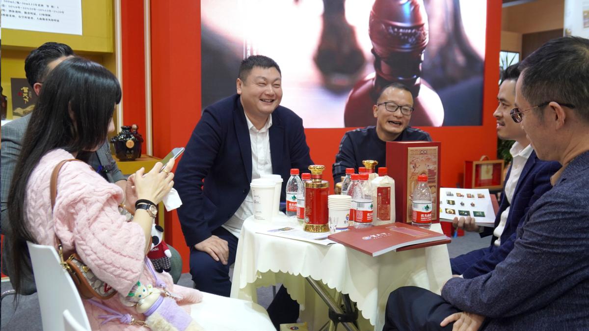 如何让酱酒酿出新价值贵州贺天下酒业突破自我这样做