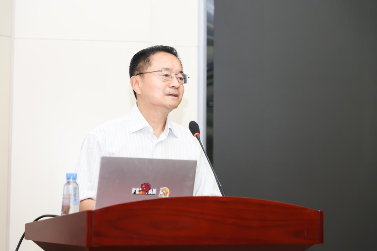 仪式上,杨晓东先生发表了热情洋溢的致辞,强调推动中华文化走出去是